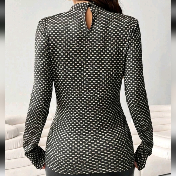 Women Stand Collar Long Sleeve Casual T-Shirt With Mesh Patchwork,Random Print - Picture 2 of 4